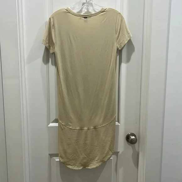 St. John Round-neck Nude Jersey Knit T-shirt with Silk Trim Sz Small P - Picture 8 of 8
